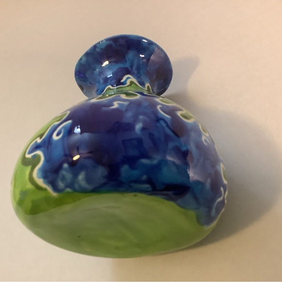 Vintage Jamaica Hand Painted Vase Etched Fish Glossy Blue Green and White 5 1/4” - Picture 12 of 16